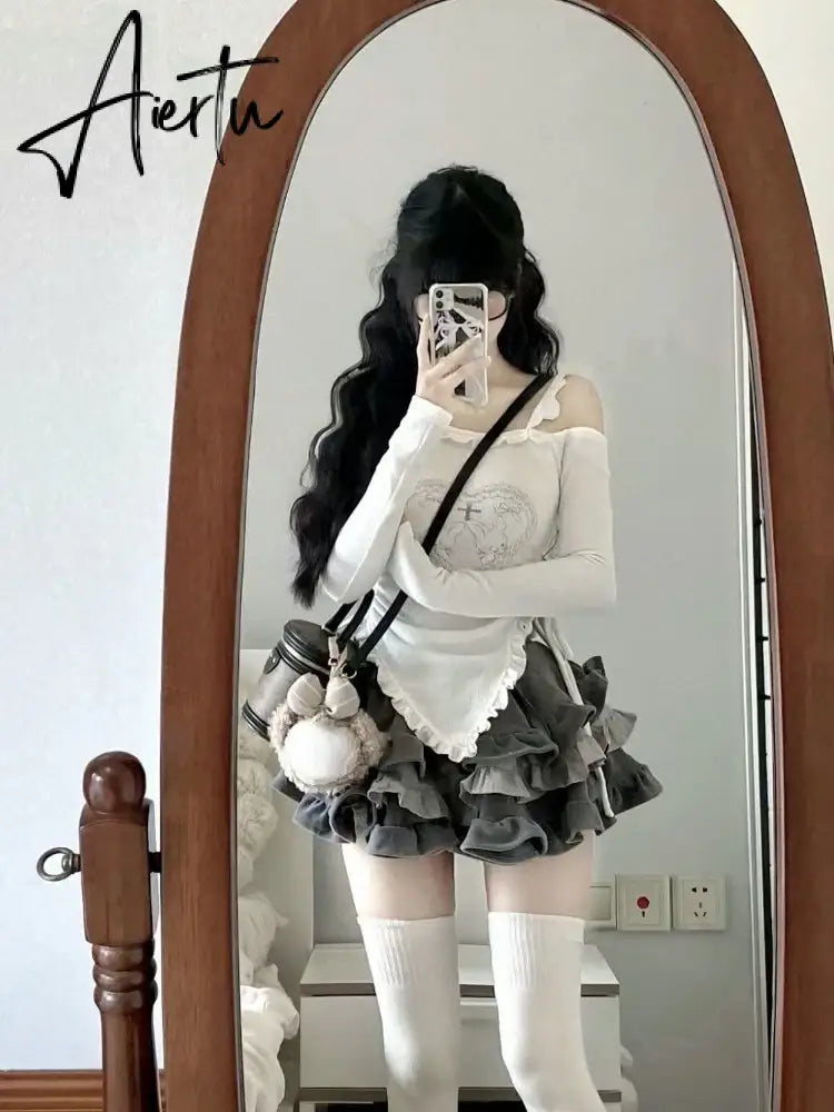 Aiertu Streetwear Harajuku Sweet Heart Print T-Shirt Autumn Off Shoulder Slim Bandage Tshirts Y2k Aesthetic Women Long Sleeve Tee Shirt Aiertu
