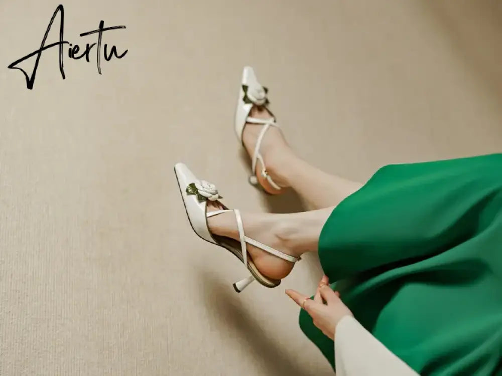 Aiertu Summer/Spring Woman Shoes Cow Leather Pointed Toe Women Sandals Flowers High Heels Slingback Stiletto Retro Shoes for Women Aiertu