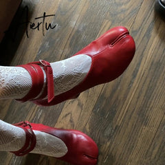Aiertu Vintage Spring Fashion Slipt Toe Women Pumps Chunky Round Strap Buckle High Heels Red Leather Brand Design Shoes Women Aiertu