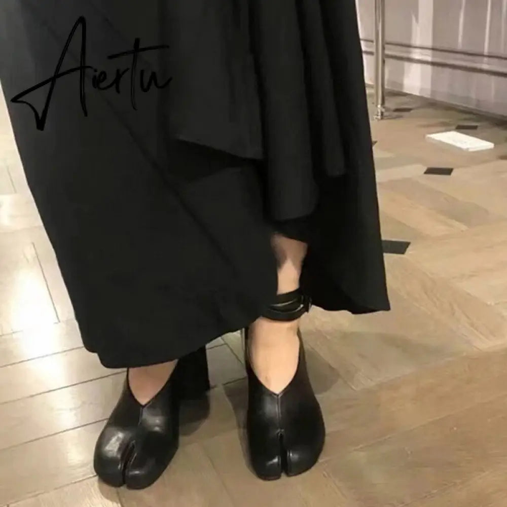 Aiertu Vintage Spring Fashion Slipt Toe Women Pumps Chunky Round Strap Buckle High Heels Red Leather Brand Design Shoes Women Aiertu