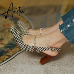 Aiertu Women sandals 22-24.5cm Retro Houndstooth fabric shoes summer shoes Muller shoes round heel sandals for women high heels Aiertu