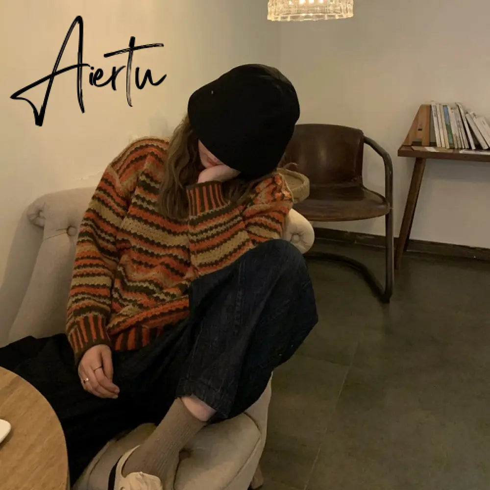 Aiertu Women's Round Neck Retro Long-Sleeved Sweater Student Tide Wear Knitted Top Korean Autumn Winter Warm Striped Pullovers ML144 Aiertu