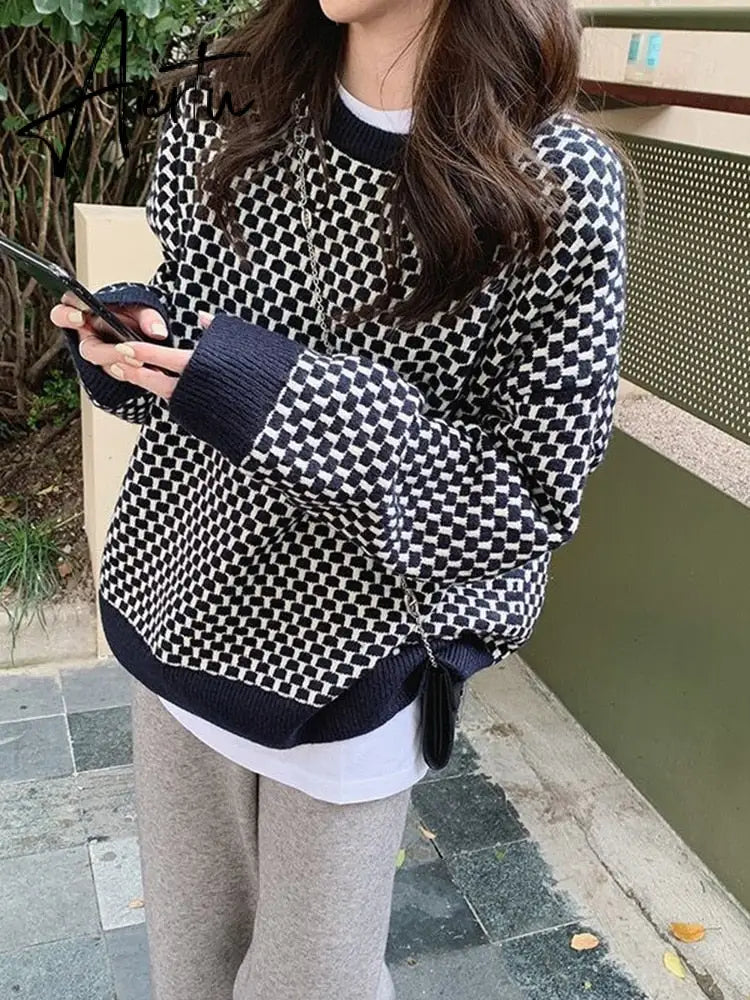 Aiertu Women's Round Neck Retro Long-Sleeved Sweater Student Tide Wear Knitted Top Korean Autumn Winter Warm Striped Pullovers ML144 Aiertu