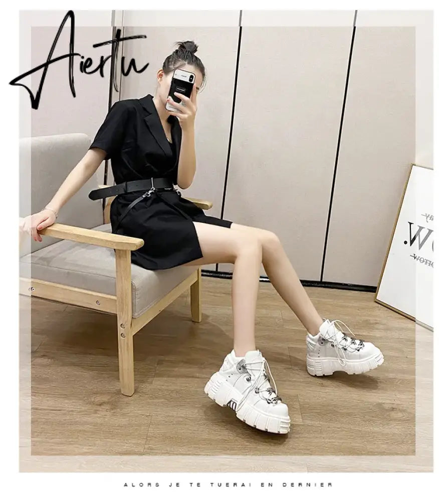 Autumn and winter new women's shoes fashion british Street style Lace up design knight Martin locomotive short boots 41-45 Aiertu