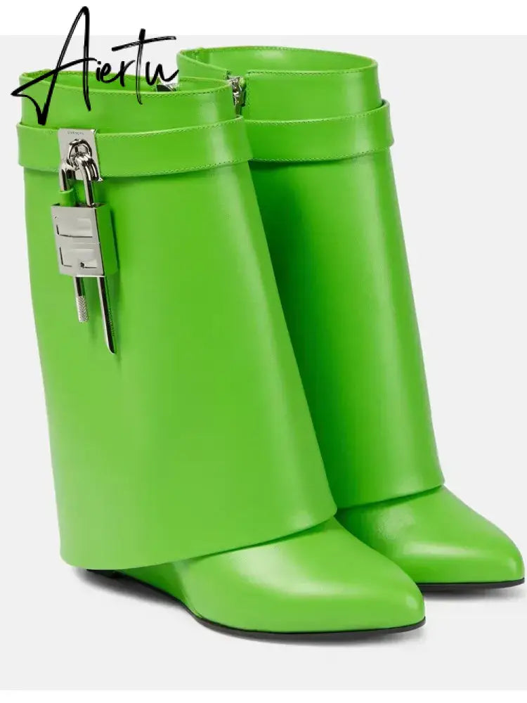 Autumn/Winter New Fashion Large Lock Waist Skirt Boots High Heel Leather Thick Bottom Side Zipper Women's Short Boots Aiertu