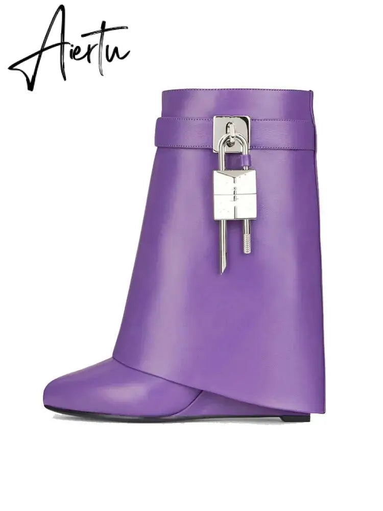 Autumn/Winter New Fashion Large Lock Waist Skirt Boots High Heel Leather Thick Bottom Side Zipper Women's Short Boots Aiertu