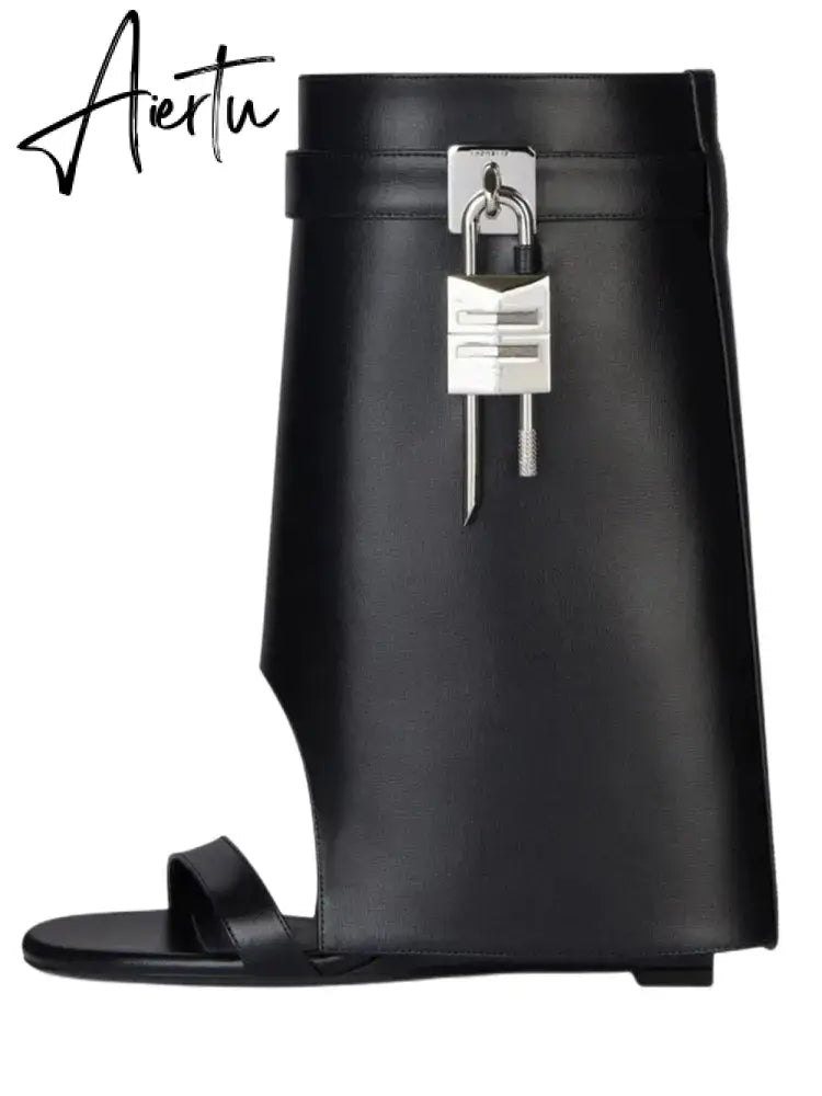 Autumn/Winter New Fashion Large Lock Waist Skirt Boots High Heel Leather Thick Bottom Side Zipper Women's Short Boots Aiertu