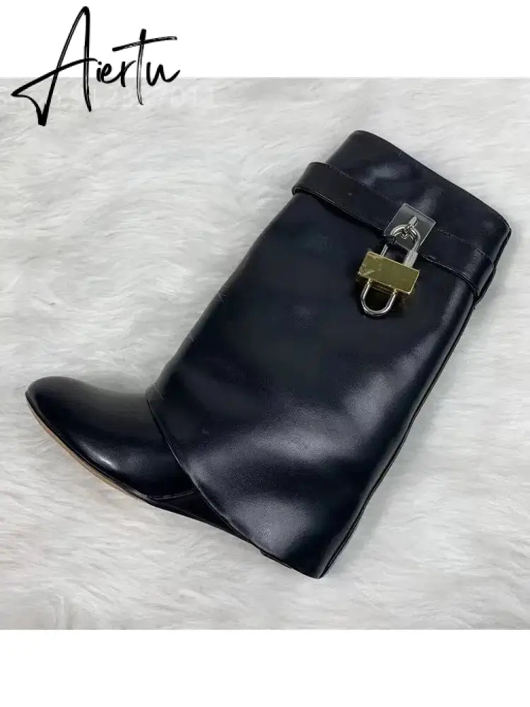 Autumn/Winter New Fashion Large Lock Waist Skirt Boots High Heel Leather Thick Bottom Side Zipper Women's Short Boots Aiertu