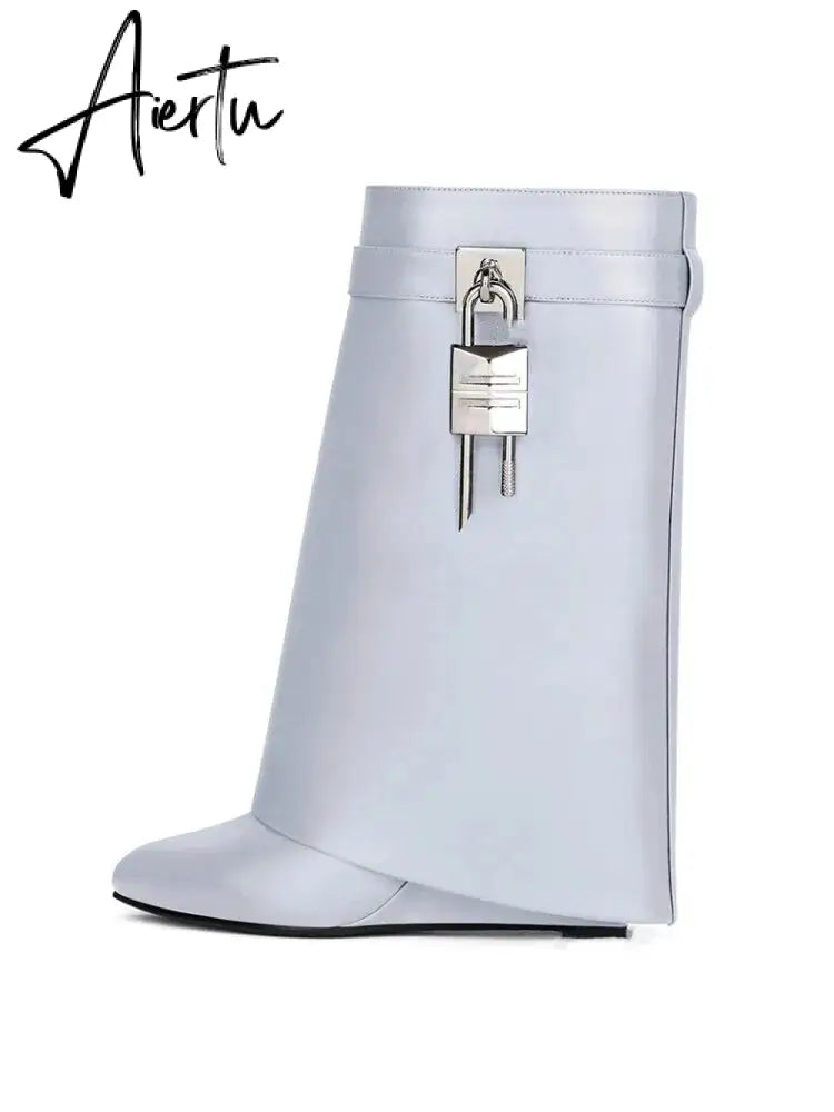 Autumn/Winter New Fashion Large Lock Waist Skirt Boots High Heel Leather Thick Bottom Side Zipper Women's Short Boots Aiertu