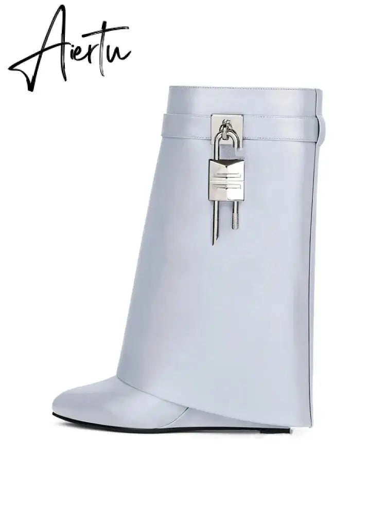 Autumn/Winter New Fashion Large Lock Waist Skirt Boots High Heel Leather Thick Bottom Side Zipper Women's Short Boots Aiertu