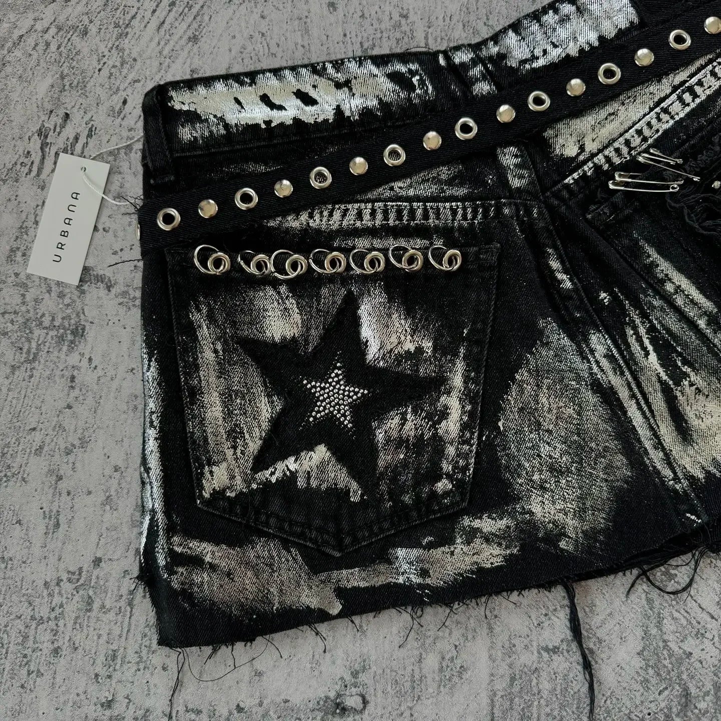 Aiertu  -  Y2K Streetwear Retro Skirt Gothic Hip Hop Patchwork Rhinestone Sequins Loose Washed Denim Short Group High Waist Slim Mini Skirt Aiertu