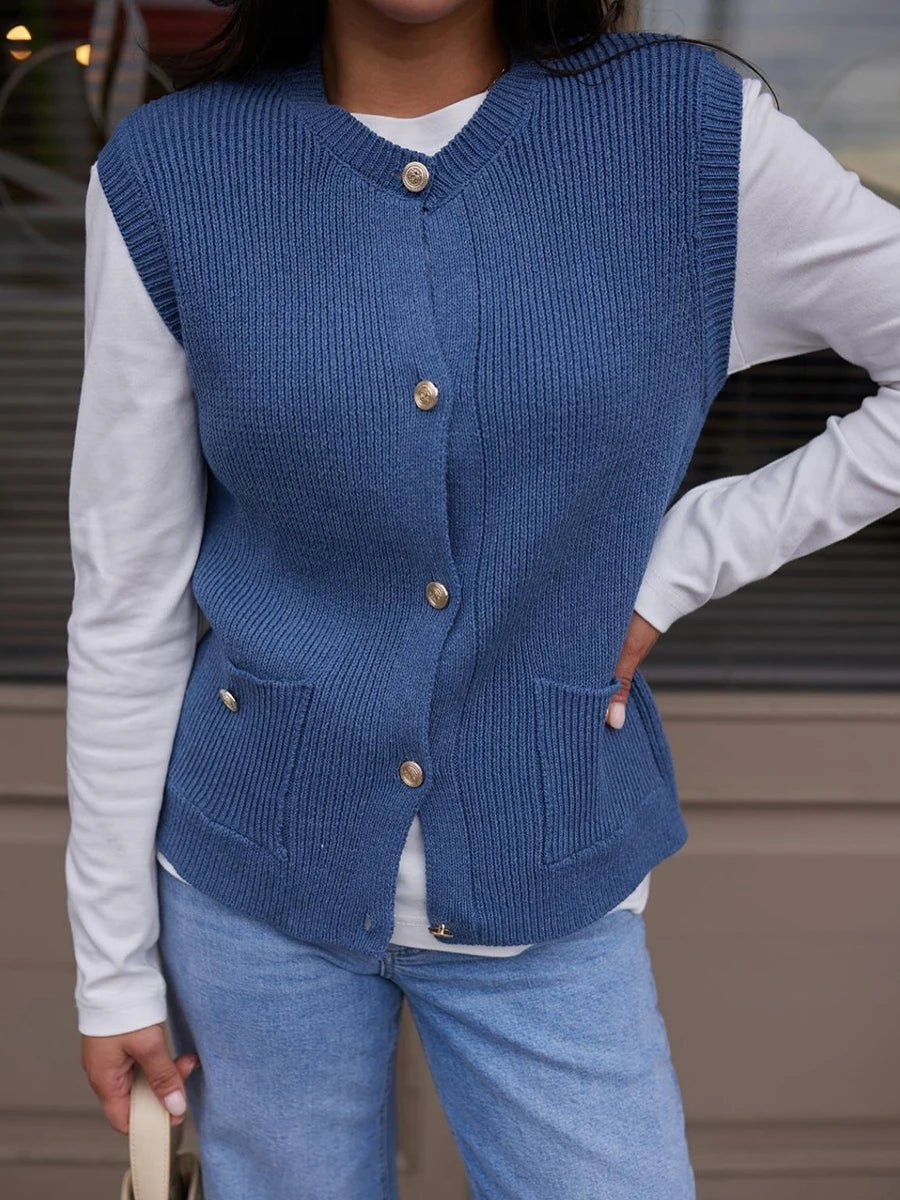 Aiertu  -  Pocket Solid Cardigan Vest Women O Neck Single Breasted Sleeveless Knit Waistcoat 2025 New Simple Casual Fashion Sweater Jacket Aiertu