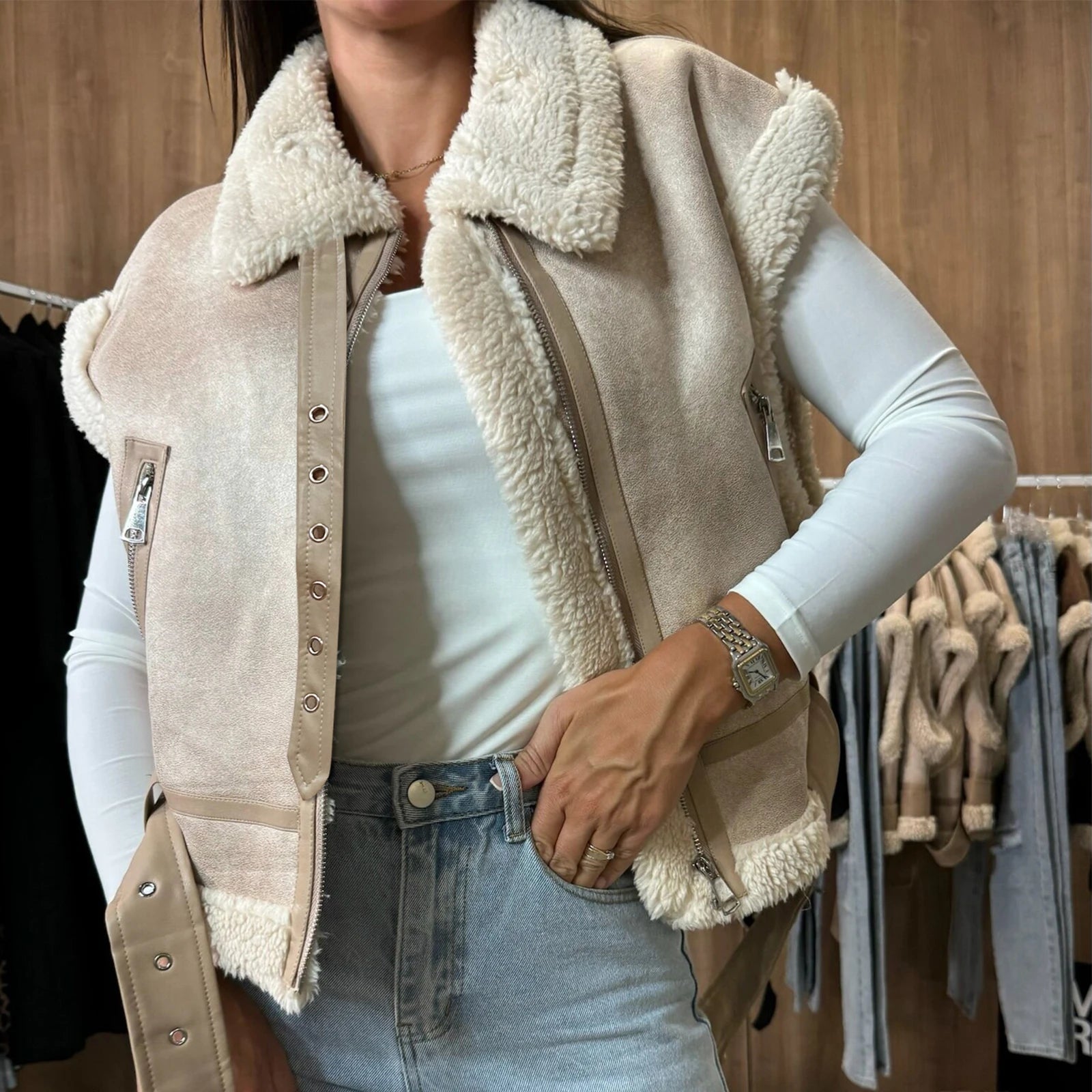 Aiertu  -  Women's Winter Faux Suede Vest Sleeveless Zipper-Up Fleece Sherpa Lined Jacket Fashion Casual Outerwear Coat Aiertu