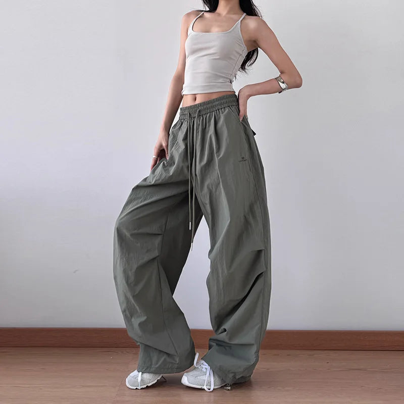 Aiertu  -  New sports wide-leg pants hiphop loose paratrooper retro pleated straight tooling casual pants Aiertu