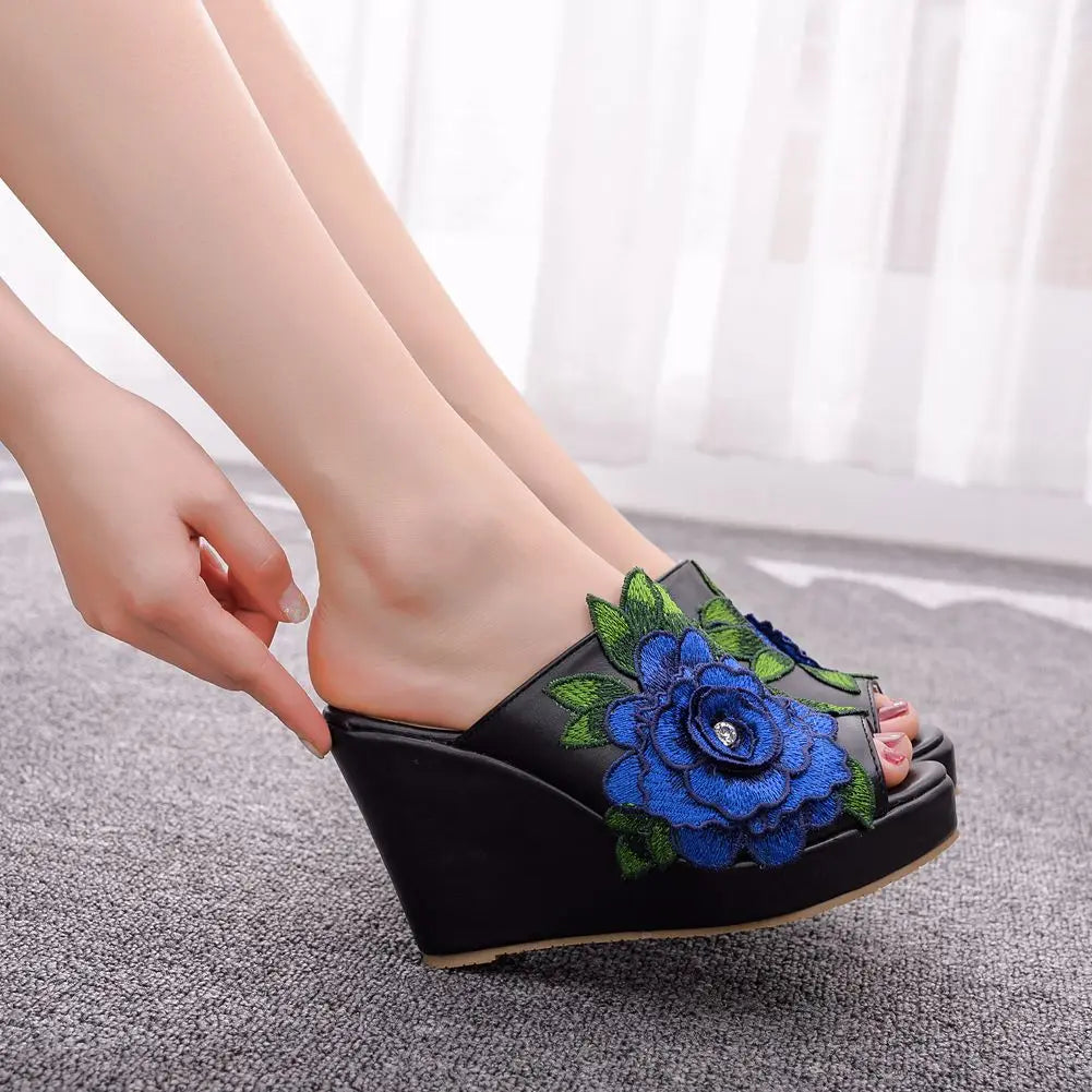 Aiertu  -  Queen Black White Peep Toe Platform Wedges Sandals Wedges High Heels Slippers Beach Sandals For Women Lace Flower Aiertu
