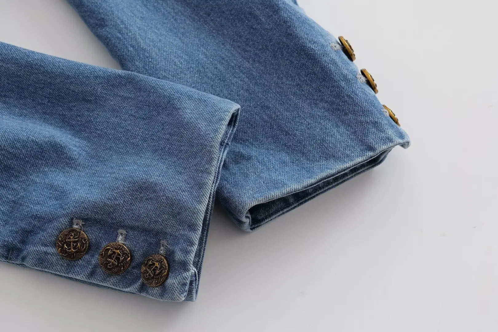 Aiertu  -  Small fragrant style gold button denim jacket for women in spring and autumn design niche retro Hong Kong style chic little jack Aiertu
