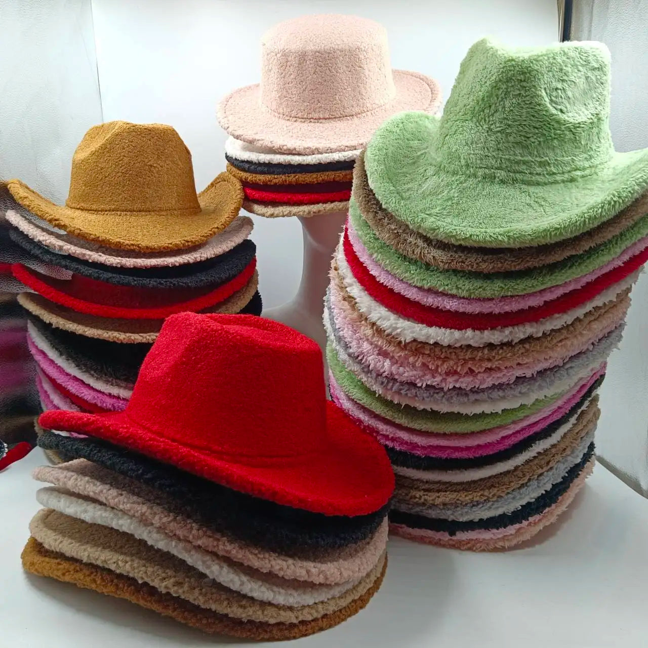 Aiertu  -  Fedora Hat Emerald Green Plush Cowboy Hat Material New Jazz Hat European and American Fashion Hat Big Brim Hat Aiertu