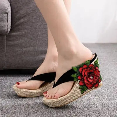 Aiertu  -  New 9 cm comfortable wedge slippers embroidered flowers sandals large sandals waterproof platform sandals Aiertu