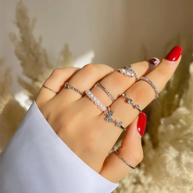 Aiertu Bohemian Butterfly Pearl Rings Set for Women Shine Pearl Gothic Vintage Plated Retro Rhinestone Simple Finger Jewelry Gift Aiertu