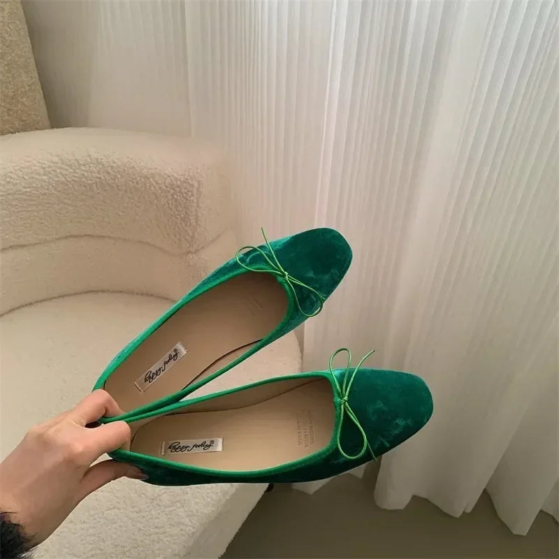 Aiertu  -  New Style Fashion Elegant Velvet Ballerina Shoes Woman Luxury Velour Ballet Flats Ladies Retro Round Toe Bowknot Shallow Loafers Aiertu