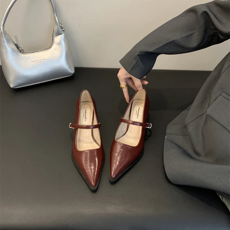 Aiertu  Keely Retro Pointed Toe Pumps Aiertu