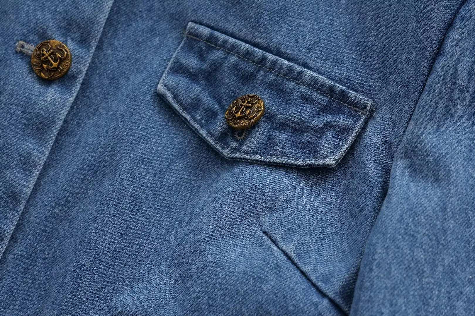 Aiertu  -  Small fragrant style gold button denim jacket for women in spring and autumn design niche retro Hong Kong style chic little jack Aiertu