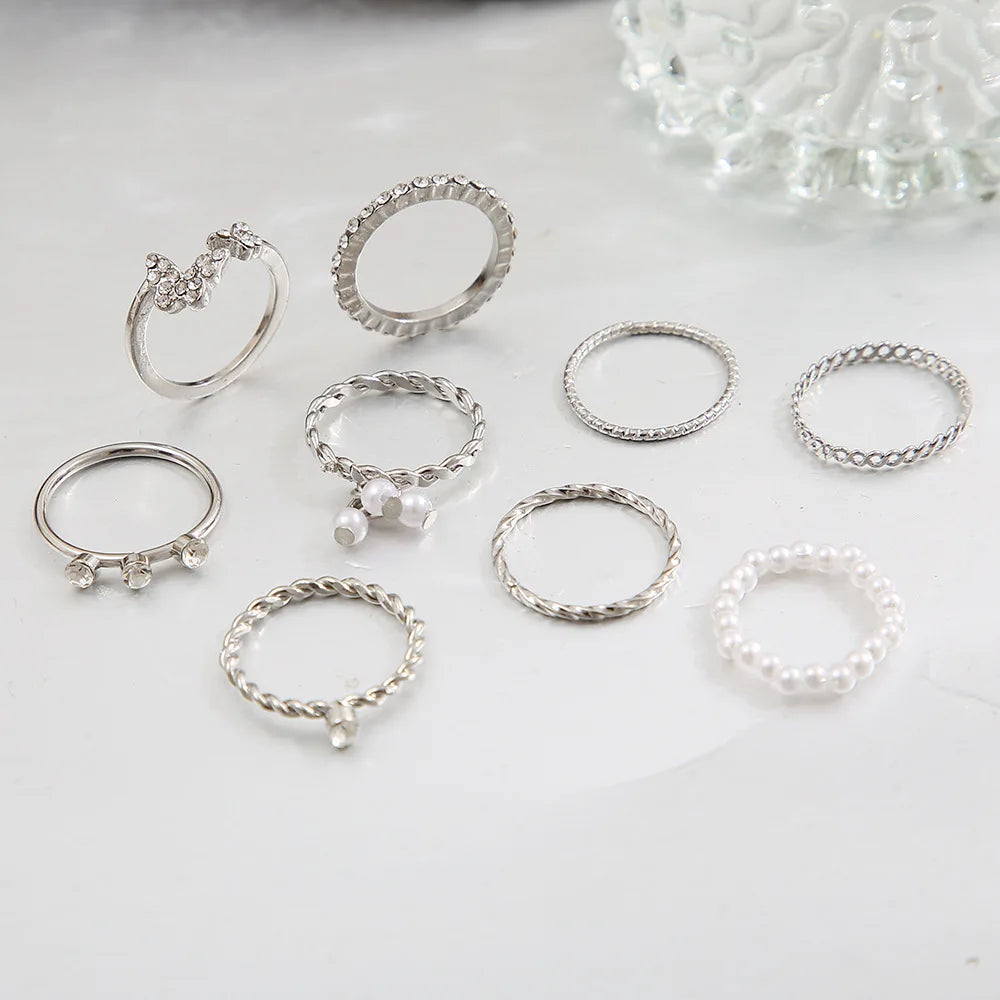 Aiertu Bohemian Butterfly Pearl Rings Set for Women Shine Pearl Gothic Vintage Plated Retro Rhinestone Simple Finger Jewelry Gift Aiertu