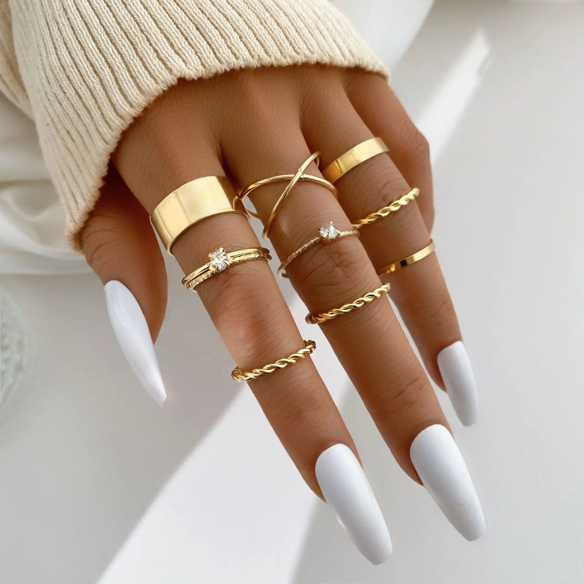 Aiertu Bohemian Butterfly Pearl Rings Set for Women Shine Pearl Gothic Vintage Plated Retro Rhinestone Simple Finger Jewelry Gift Aiertu