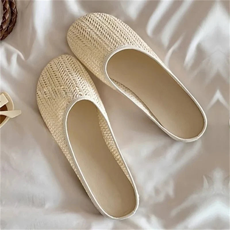 Aiertu  -   High Quality Grass Vine Weaving Round Toe Women Slippers Summer Flat Heels Beach Casual Ladies Shoes Aiertu