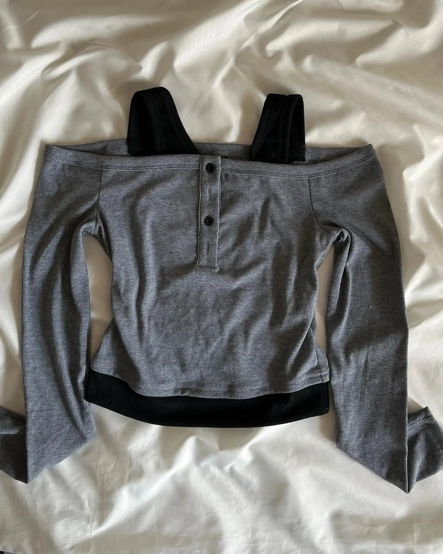 Aiertu  -  Harajuku New Gray Knitted Edgy Clothes Y2k Double Shoulder Long Sleeved Tank Top Women Gothic Retro Crop Tops Women Clothing Aiertu