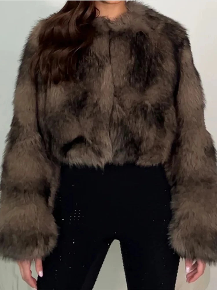 Aiertu  -  Vintage Faux Fur Short Coats Women Retro Thick Large Cuffs Solid Fur Coat Female Winter Warm Lady Chic High Street Outwear Aiertu