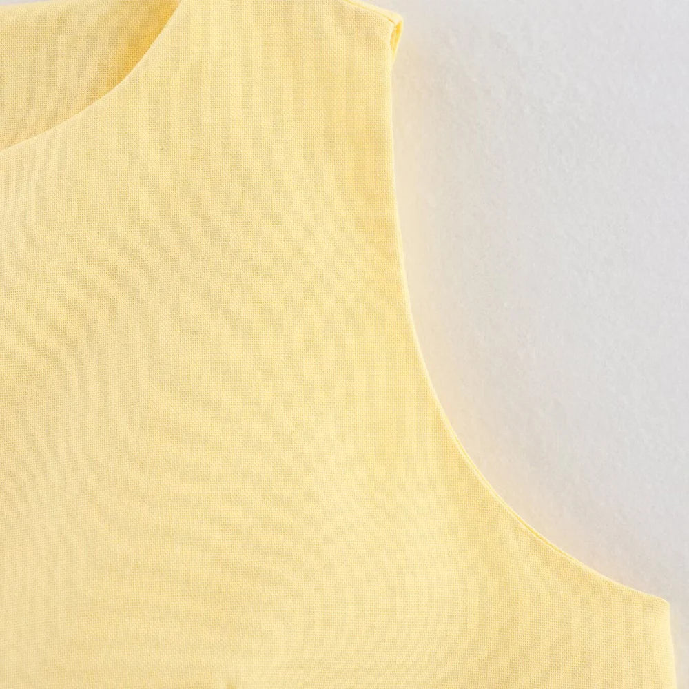 Aiertu  -  Age Reduction Light Yellow Round Neck Sleeveless Short Vest Pleated Design Short Pants Women Suit Set ZATT 2025 Summer New Aiertu