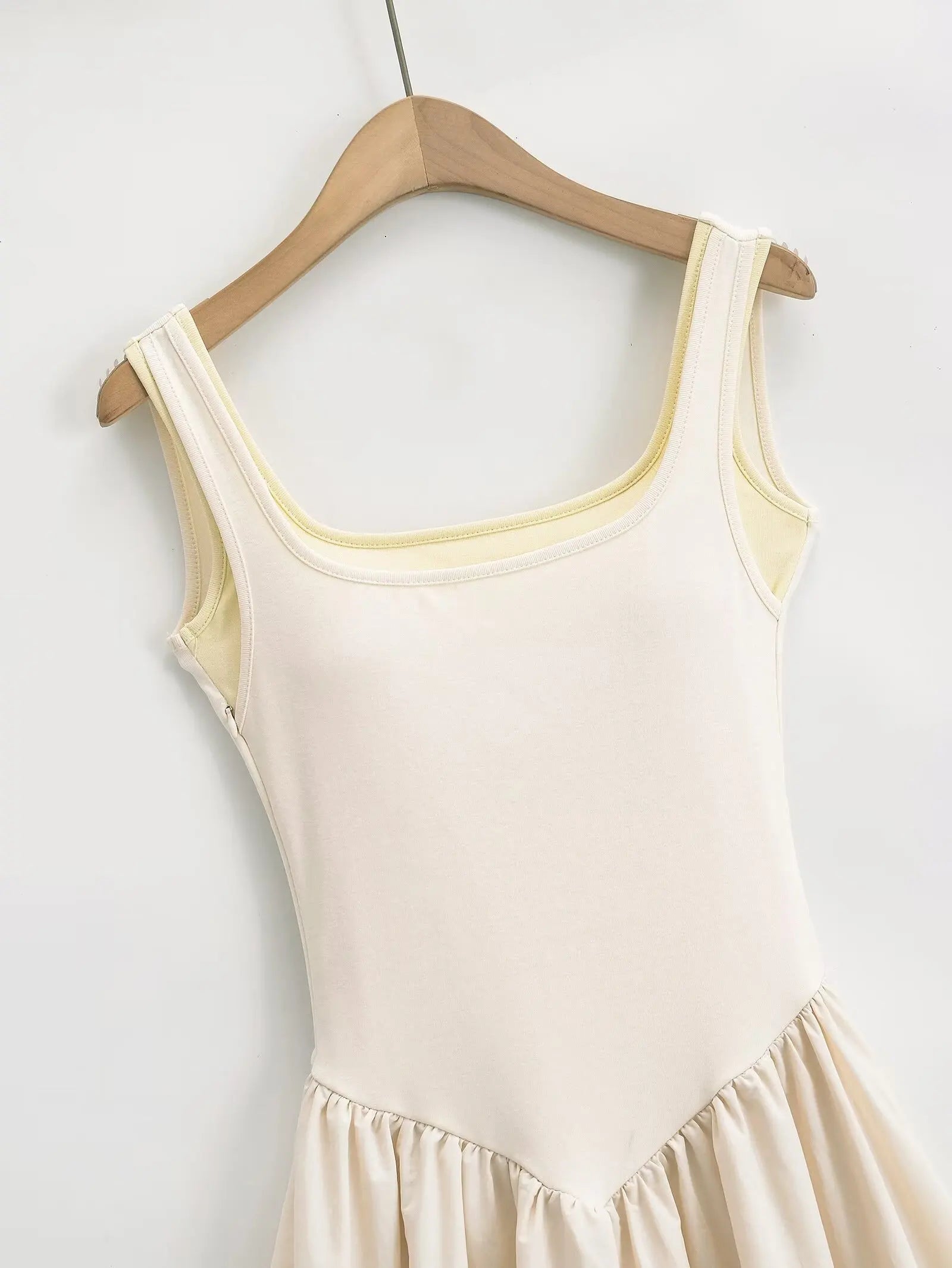 Aiertu  -  French pure desire sexy romantic large backless suspender dress female with bra summer seaside leisure long fake two-piece holid Aiertu