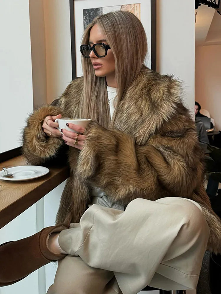 Aiertu  -  Vintage Faux Fur Short Coats Women Retro Thick Large Cuffs Solid Fur Coat Female Winter Warm Lady Chic High Street Outwear Aiertu