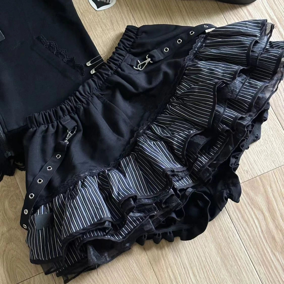 Aiertu  -  Harajuku Girls Stripe Punk Grunge Skirts Women Y2k Aesthetic High Waist Cake Mini Streetwear Lace Vintage Kawaii Mini Jupe Aiertu