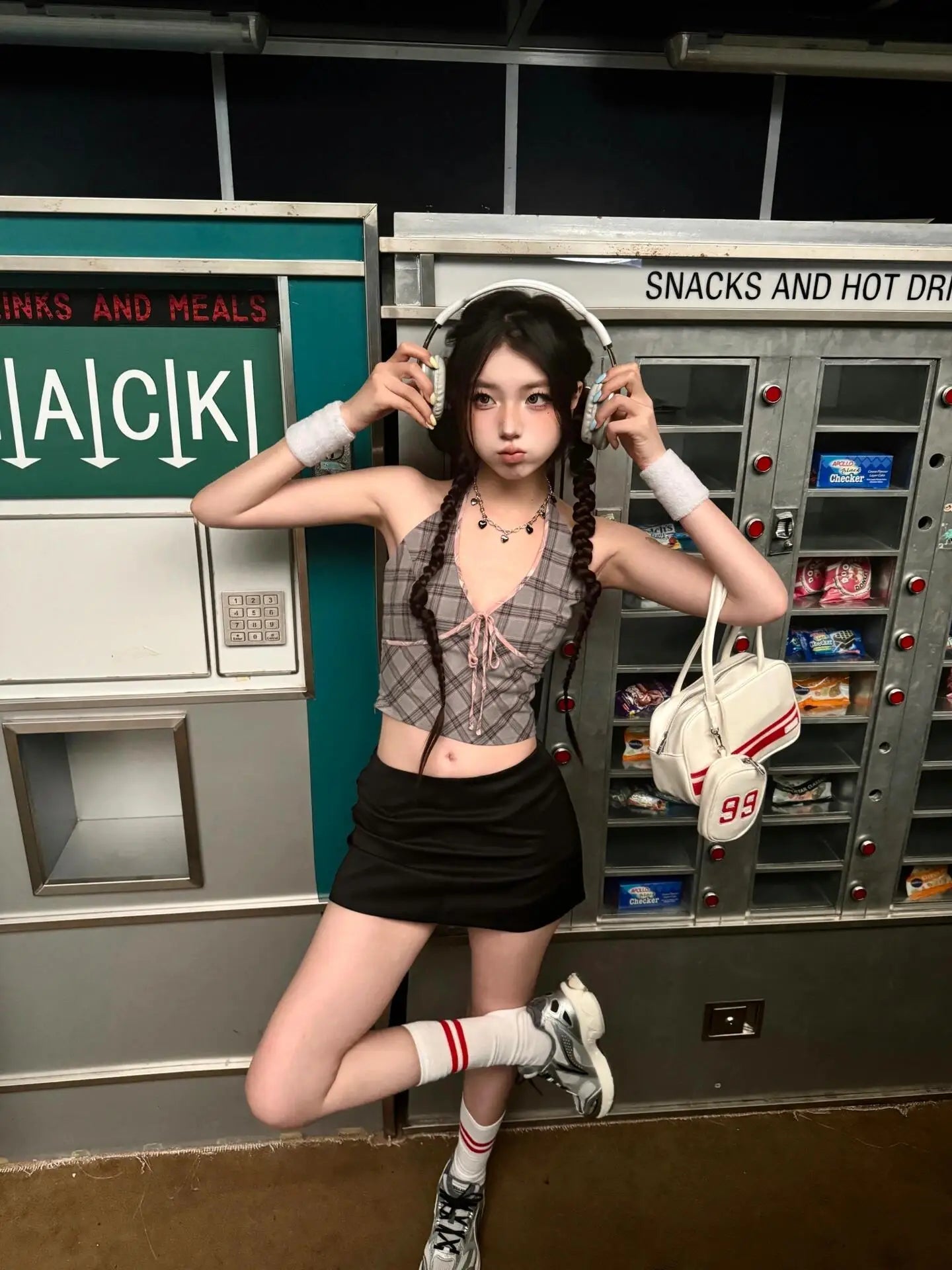 Aiertu  -  American Retro Grey Plaid Crop Top Women Streetwear V-neck Halter Y2k Tops Summer Sexy Fashion Backless Tank Top Clothes Aiertu