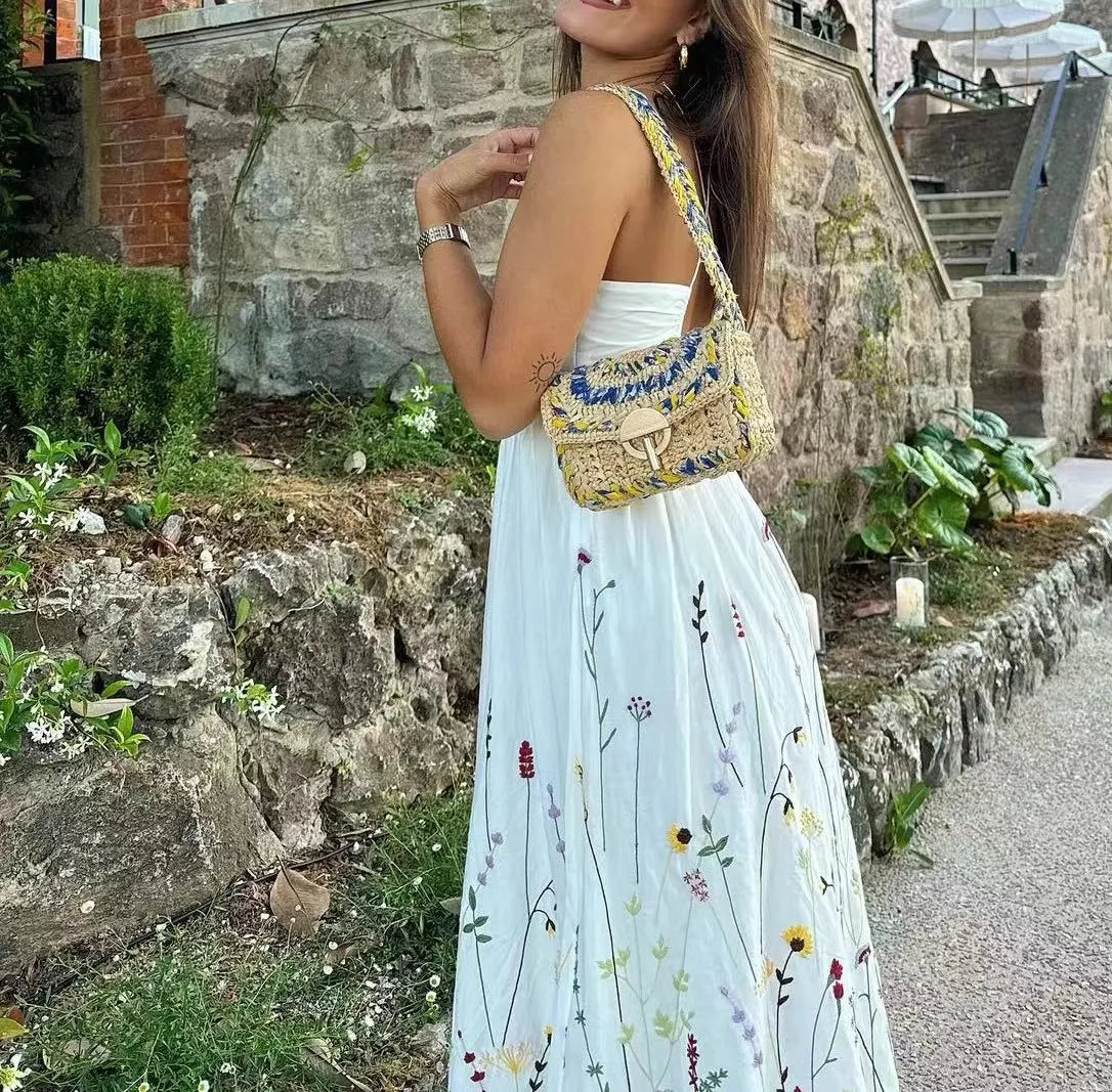Aiertu  -  Autumn New Women's Clothing European And American Style Fashionable Simple Waist Cinching Flower Embroidery Suspender Dress Aiertu