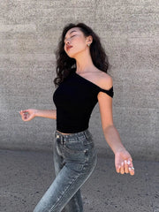Aiertu  -  American Spice Girl Black Oblique Neck Off-Shoulder T-Shirt Women's Summer New Design Slim-fit Short Oblique Shoulder Top Aiertu