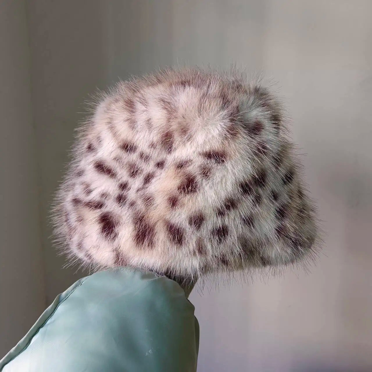 Aiertu  -  Rainbow Spliced Fisherman Hat Multi color Fashion Autumn and Winter ins Fur Fisherman Hat Warm Pot Hat Show Small Face Aiertu