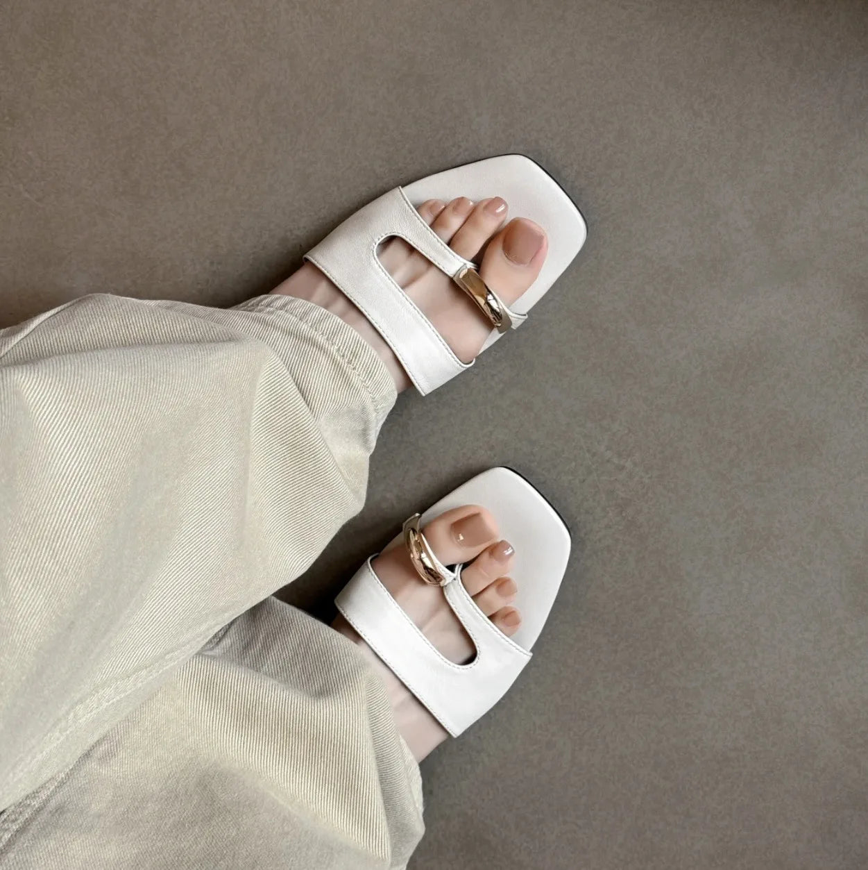 Aiertu  -  Popular Design Women Slippers Casual Non-slip Outside Sandals Low-heels Shoes Metal Buckle Split Toe Beautiful Flats Aiertu