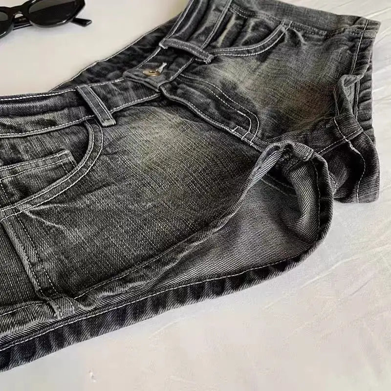 Aiertu  -  Y2k Harajuku Hot Girls Black Low Waist Denim Shorts Womens Loose and Versatile Stretch Hip Covering Slimming Jean Shorts Aiertu