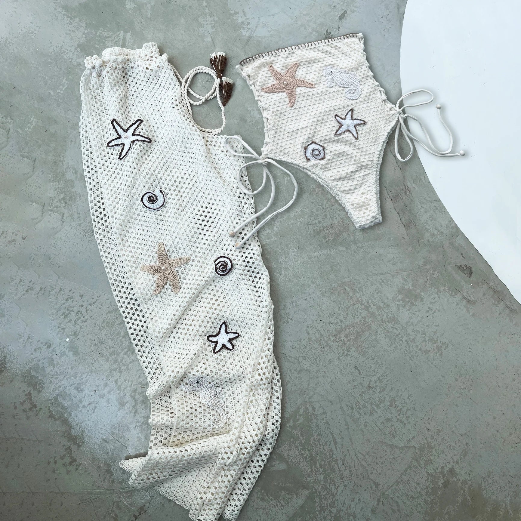 Aiertu  -  Hand Hook One Piece Swimsuit Sexy Women Swimwear Female Bikini Bandeau Biquini Crochet Swim Suit Bathingsuit Bodysuit Beachwear Aiertu