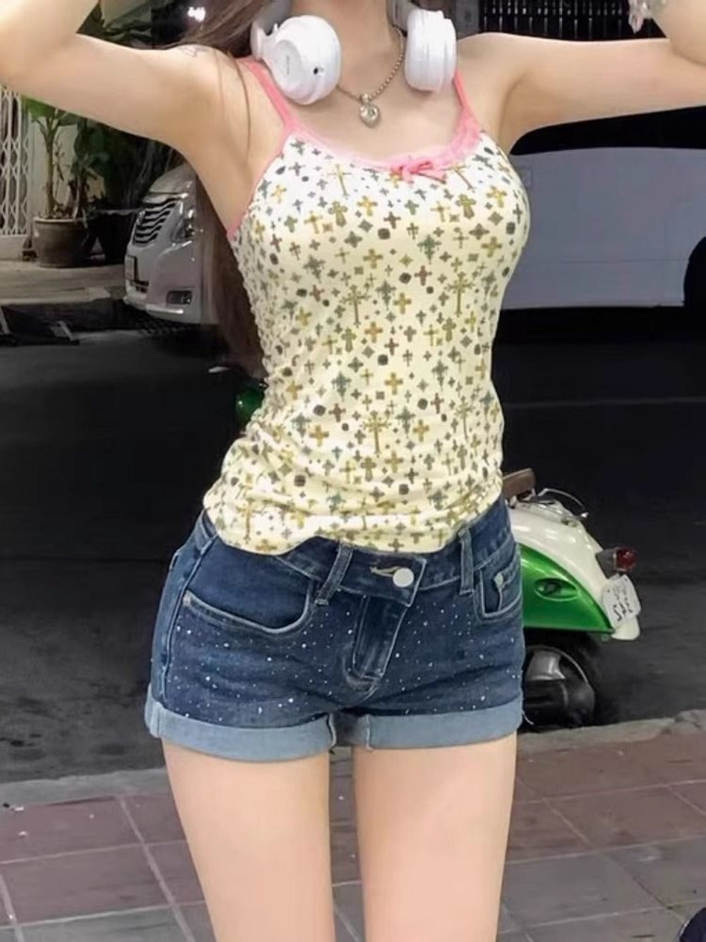 Aiertu  Summer Skinny Elasticity Women's Low Rise Waist Denim Shorts Korean Style Streetwear Sexy Rhinestone Female Short Jeans Pants Aiertu