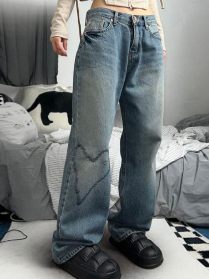 Aiertu  Low Rise Washed Heart Embroidered Loose-Fit Wide-Leg Jeans Aiertu