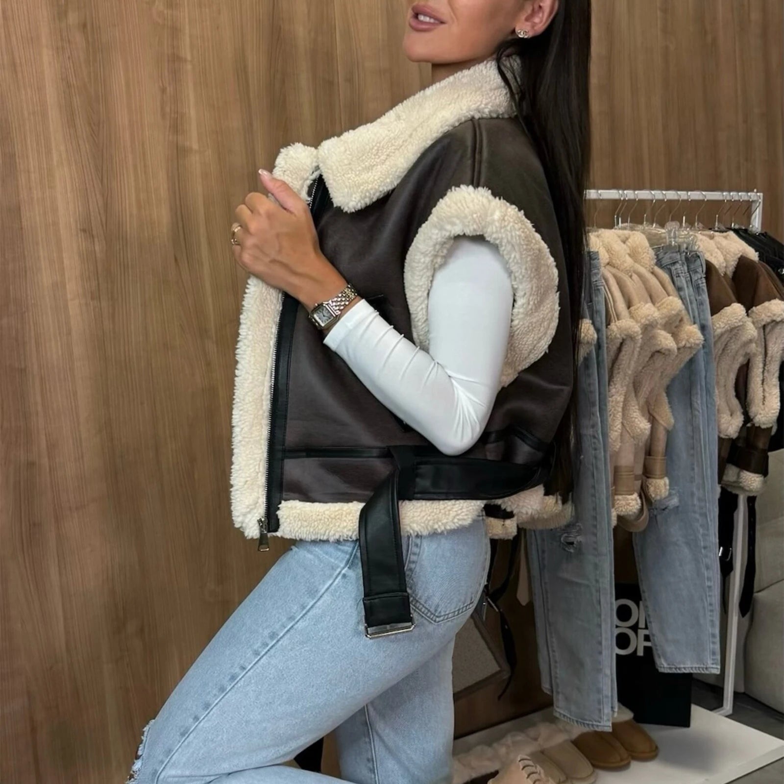 Aiertu  -  Women's Winter Faux Suede Vest Sleeveless Zipper-Up Fleece Sherpa Lined Jacket Fashion Casual Outerwear Coat Aiertu