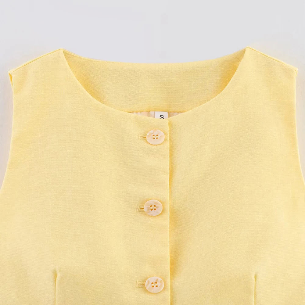 Aiertu  -  Age Reduction Light Yellow Round Neck Sleeveless Short Vest Pleated Design Short Pants Women Suit Set ZATT 2025 Summer New Aiertu