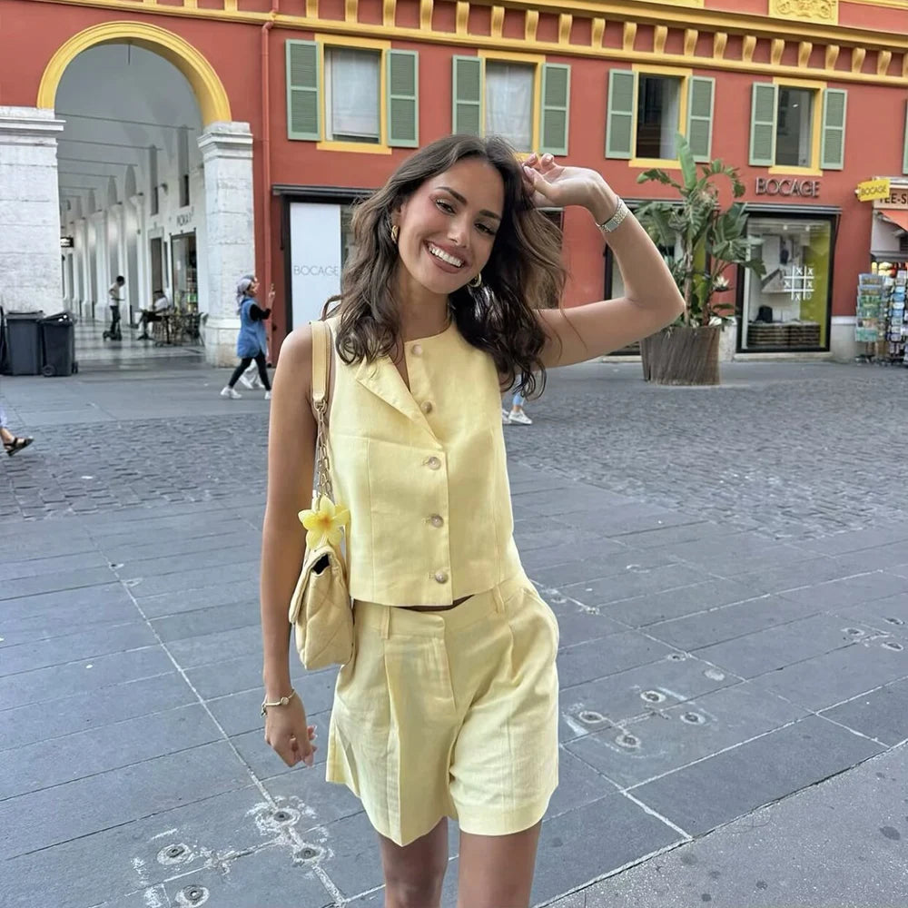 Aiertu  -  Age Reduction Light Yellow Round Neck Sleeveless Short Vest Pleated Design Short Pants Women Suit Set ZATT 2025 Summer New Aiertu