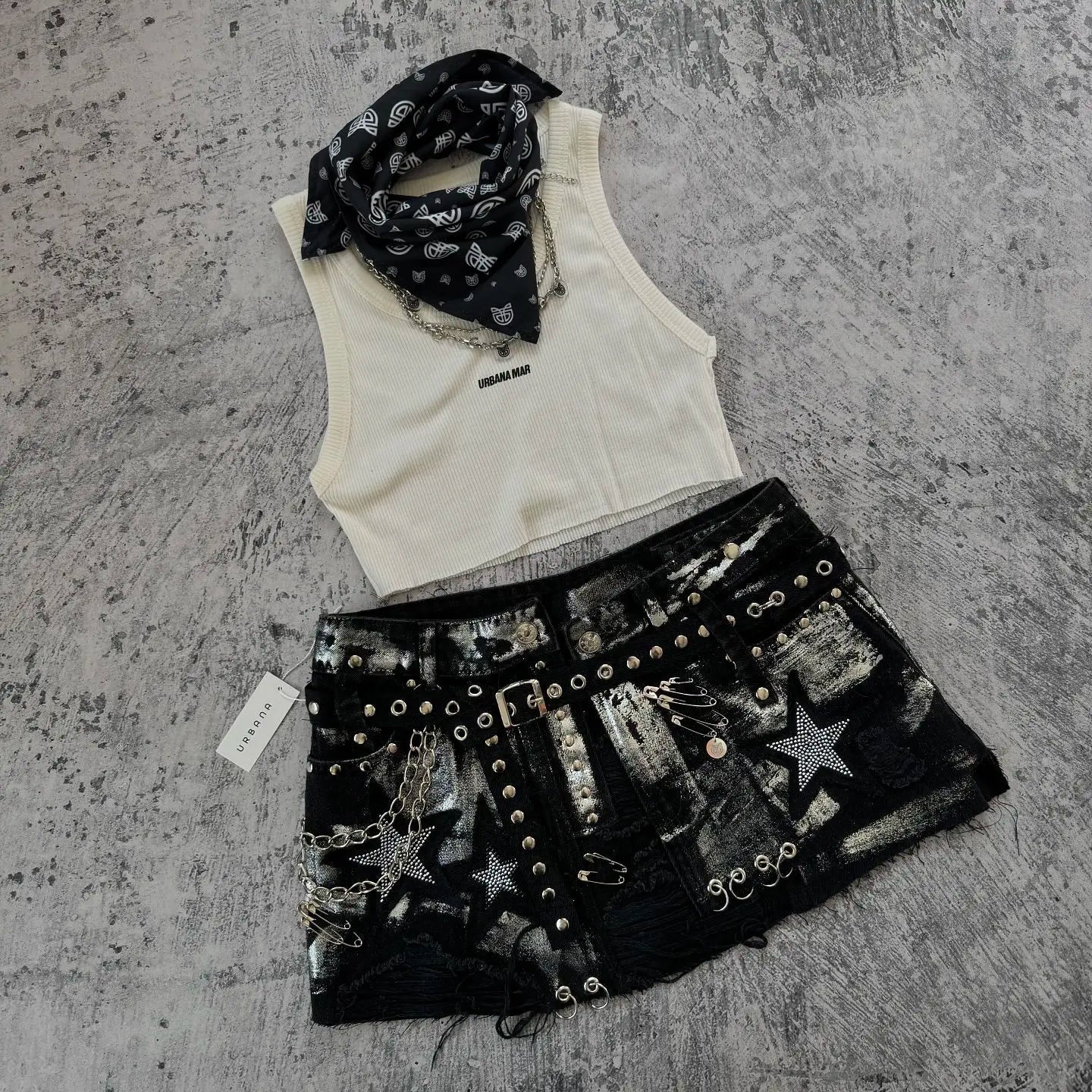 Aiertu  -  Y2K Streetwear Retro Skirt Gothic Hip Hop Patchwork Rhinestone Sequins Loose Washed Denim Short Group High Waist Slim Mini Skirt Aiertu