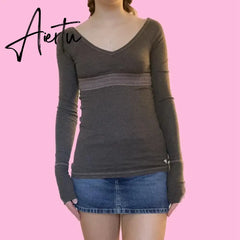 Vintage Cottage Grunge T-shirt Women Long Sleeve V-neck Crochet Lace Trim Milkmaid Tees Y2K Aesthetic Retro Slim Fit Crop Tops Aiertu